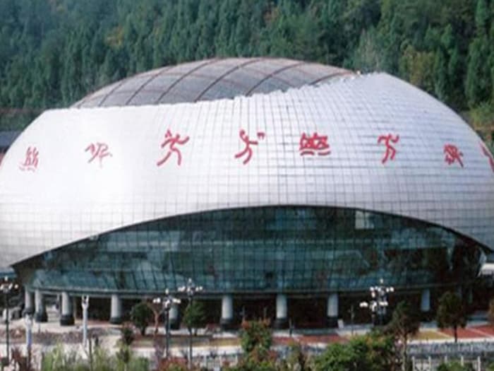 喀什体育中心球形网架加工安装